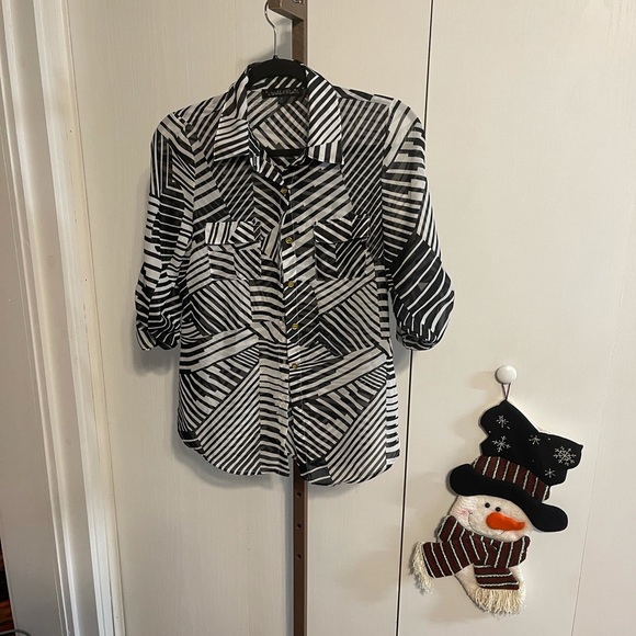Wishful Park Tops - Never worn Wishful Park button down 3/4 sleeve Blouse